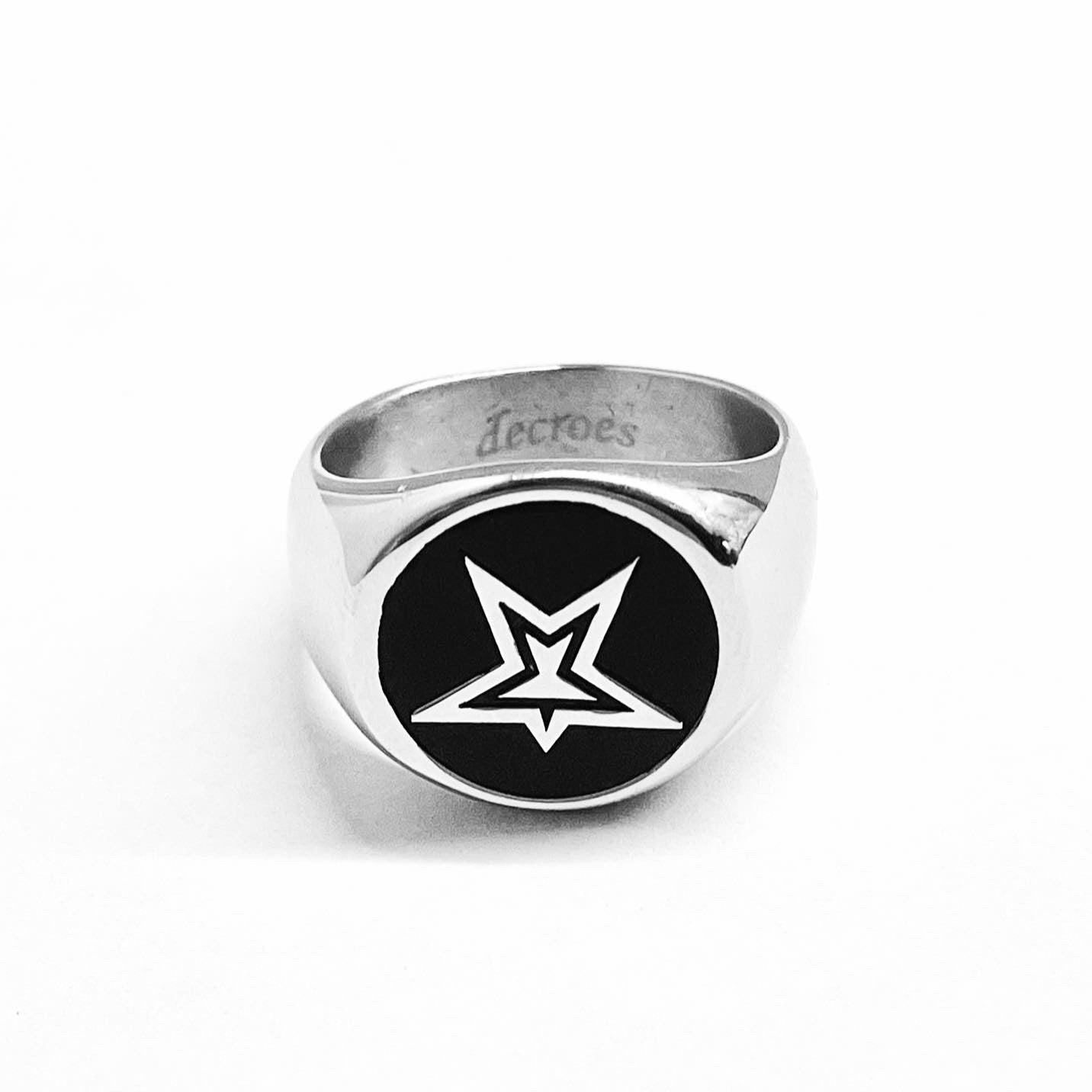 Engraved Insignia Ring – Decroes
